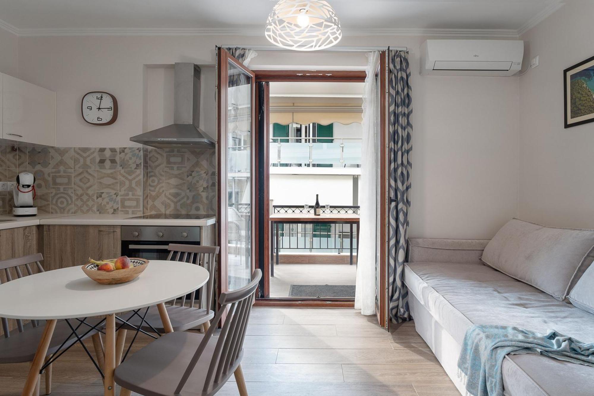 Captain'S Seafront Apartments نيدري المظهر الخارجي الصورة